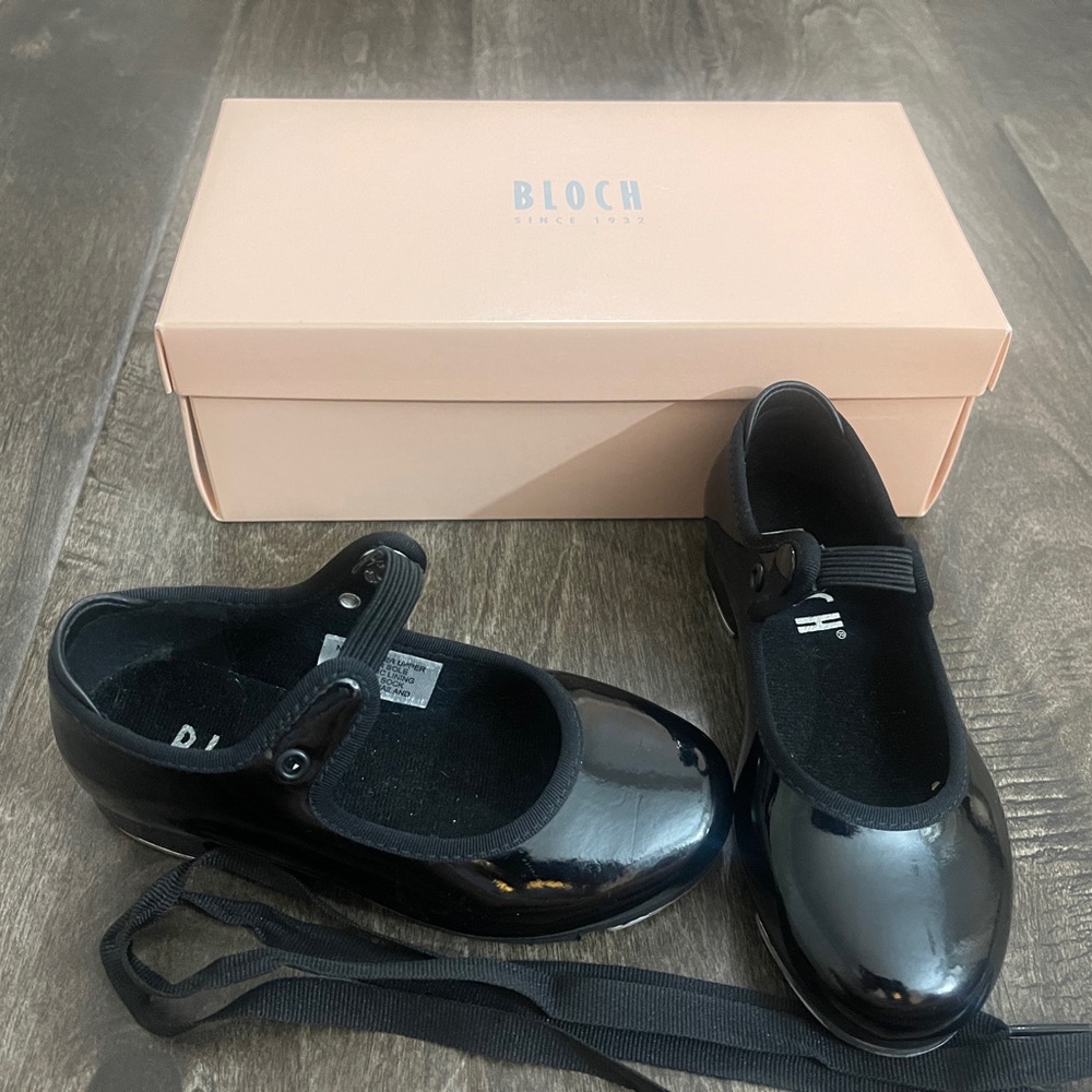 Black Bloch Tap Shoes Sz 8 wide